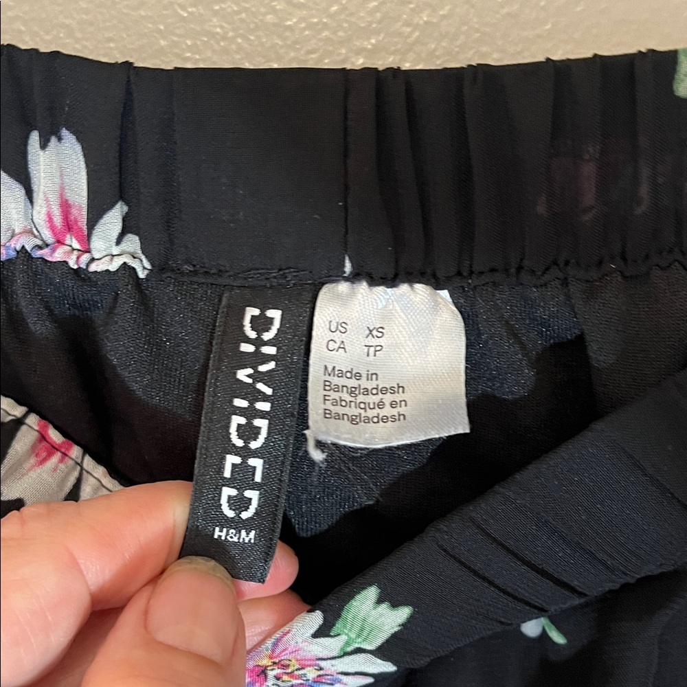 Divided Black Floral Pencil Skirt XS Sheer over Short Skirt - Picture 5 of 8